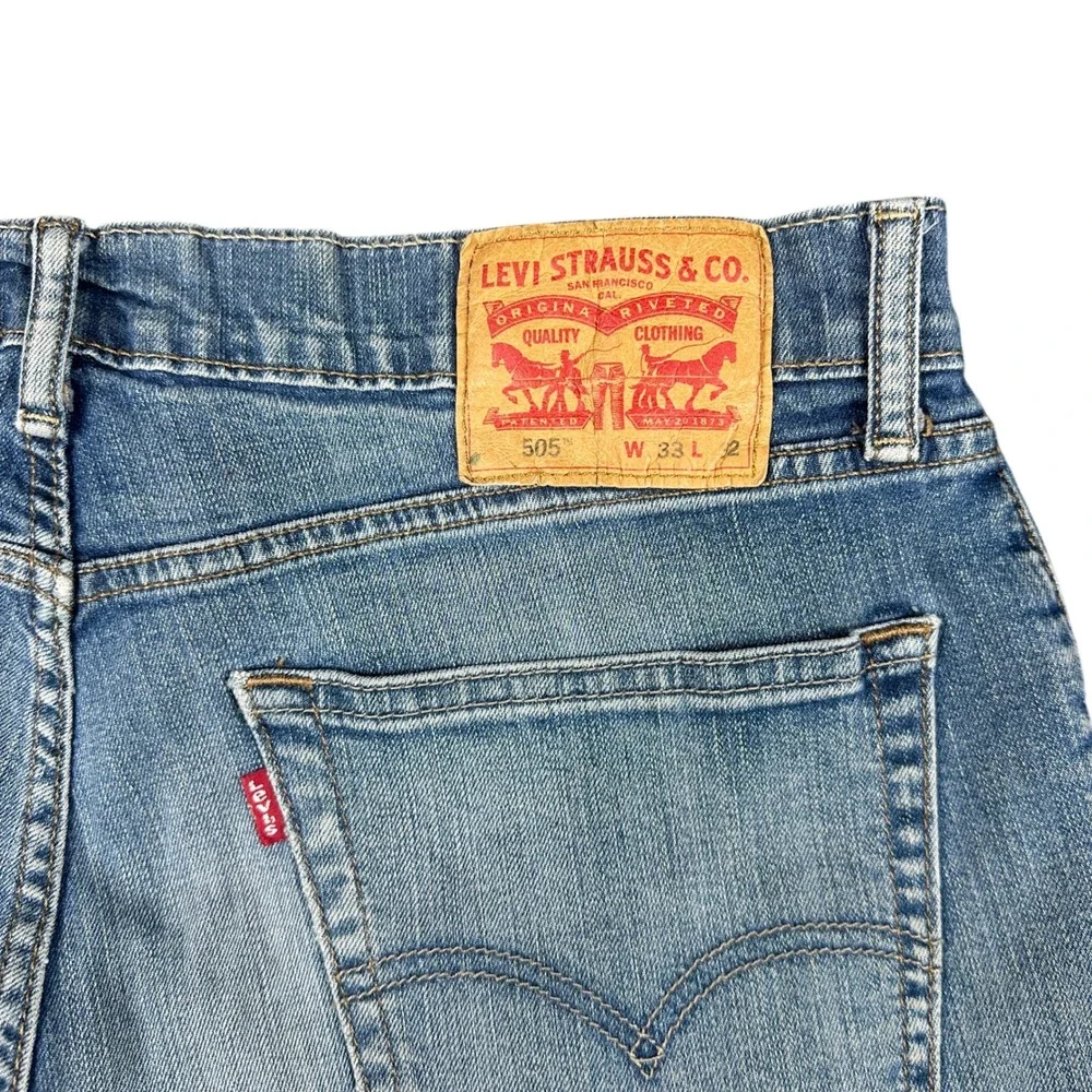 Levis 505 Regular Fit Jeans Mens 33x32 Medium Wash Blue Straight Leg Denim